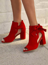 Klobige Sandalen aus Wildleder mit Peeptoe