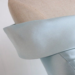 Plissiertes Homecoming-Kleid aus Satin mit schulterfreiem Schnitt