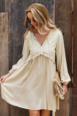 A-Linien-Kleid mit V-Ausschnitt und Spitze