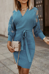 Einfarbige A-Linien-Kleider mit V-Ausschnitt