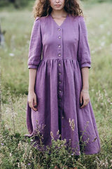 Midikleid mit Knopfleiste, V-Ausschnitt und halblangen Ärmeln