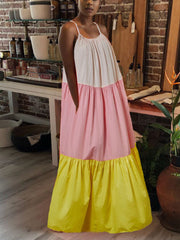Maxikleid mit Spaghettiträgern und Farbblockdesign