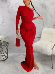 Kleider mit One-Shoulder-Träger und Rüschen