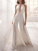 Neckholder-Jumpsuit mit V-Ausschnitt und Schlitz