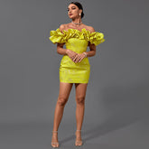 Schulterfreies, plissiertes Mini-Bodycon-Kleid