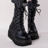Gothic-Stiefel mit hohem Plateau