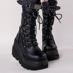 Gothic-Stiefel mit hohem Plateau