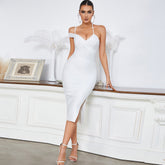 Asymmetrisches Midi-Bandagekleid mit kurzen Ärmeln und Trägern HB79790