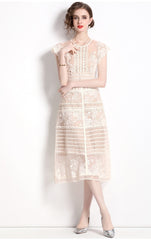 Ärmelloses A-Linien-Midikleid aus Seidenspitze