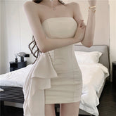 Figurbetontes Schlauchkleid aus Netzstoff mit gerüschtem, seitlich drapiertem Detail