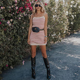 Kurzer Rock mit Schnürsenkelstreifen