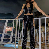 Jeans mit niedriger Taille und Ösenschnürung