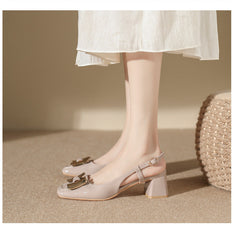 Delilah Slingback-Pumps mit Kette