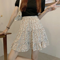 Versa Shorts mit Blumenmuster und Rüschen - Taupe