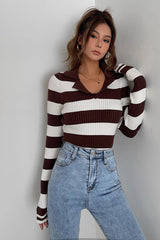 Langärmliger Rippstrickpullover mit Streifenmuster