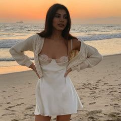 Tali – Figurbetontes Bustier-Minikleid mit Spitzenkörbchen