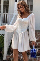 Mini-Bustier-Skaterkleid aus Satin