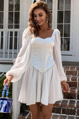 Mini-Bustier-Skaterkleid aus Satin