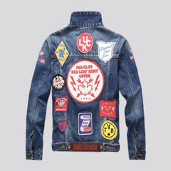 Schmale Jeansjacke mit Patches
