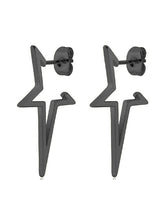 Unregelmäßige, klobige Ohrringe mit Sternanhänger