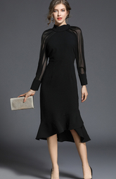 Hochgeschlossenes, langärmliges Midi-Bandagekleid mit Pailletten