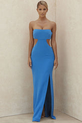 Charmantes trägerloses Maxi-Abschlussballkleid mit Cut-Outs und hohem Schlitz - Blau