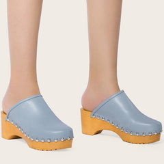 Mules mit dickem Absatz