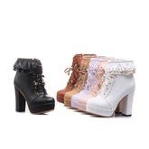 Süße, elegante kurze Stiefel mit dickem Plateauabsatz