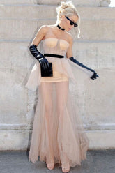 Trägerloses Maxi-Abendkleid im Vintage-Stil mit gepunktetem Netzstoff und Schößchen - Khaki