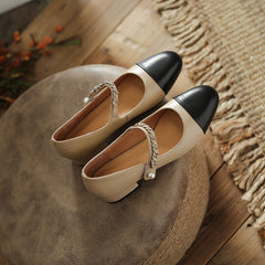 Daphne – Mary Janes mit Kappe und Kette