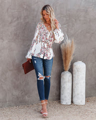 Wrapped Blossoms Bluse mit Knopfleiste und Bindeband