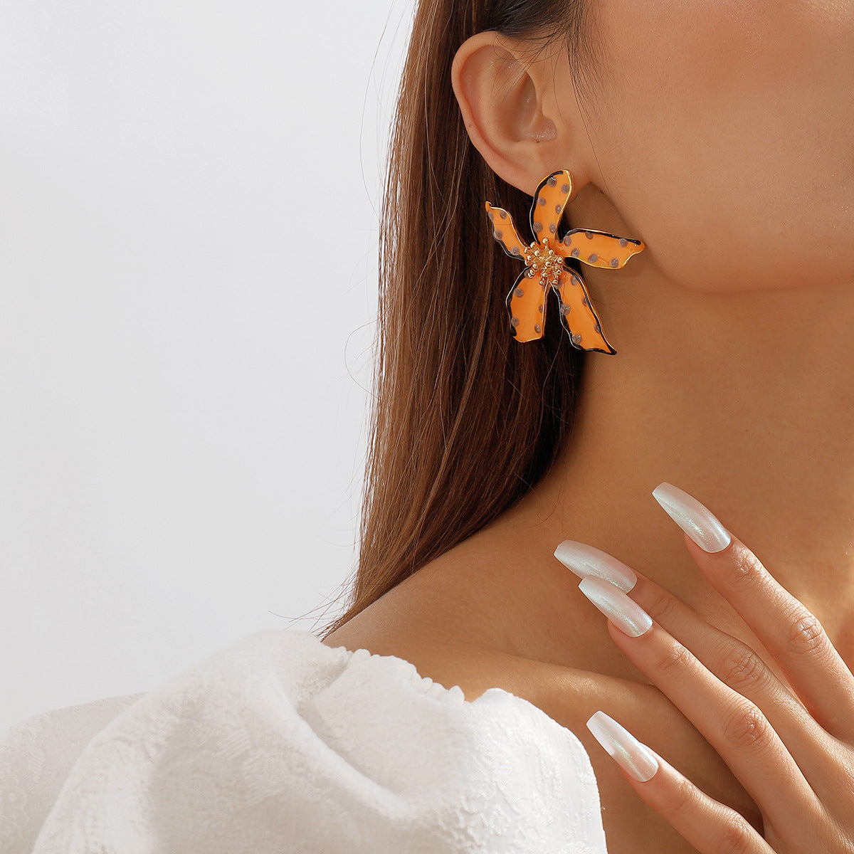 Flower Wave Point Earrings