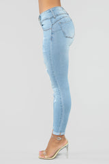 Turnin' Heads Low Rise Jeans - Light Blue Wash