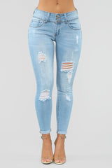 Turnin' Heads Low Rise Jeans - Light Blue Wash