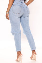 Tabloid Starlet – Zerrissene Mom-Jeans – Hellblaue Waschung