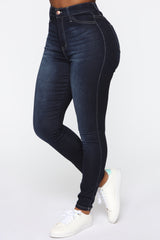 Swing My Way – Skinny Jeans mit hohem Bund – Dunkler Denim