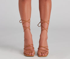 Attitude – PU-Pumps mit Schnürung und Stilettoabsatz