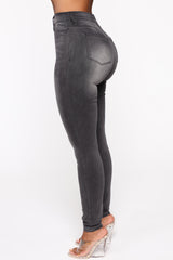 Way Too High Rise Skinny Jeans - Schwarz