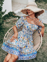 Bedrucktes Kleid mit hoher Taille 