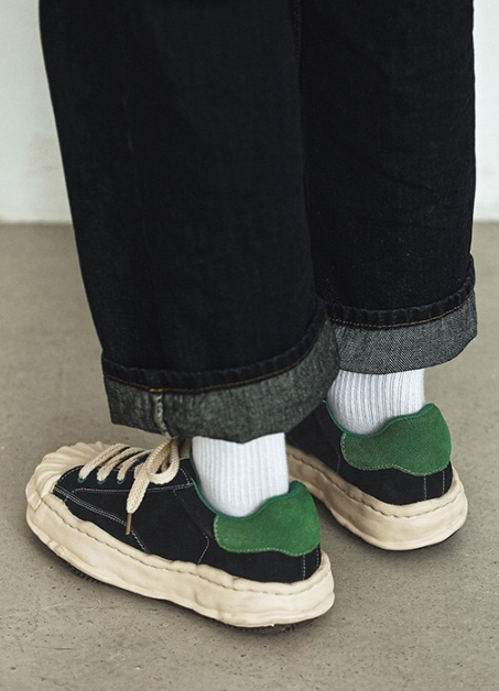 Robuste Herren-Sneaker mit Zehenschutzkappe