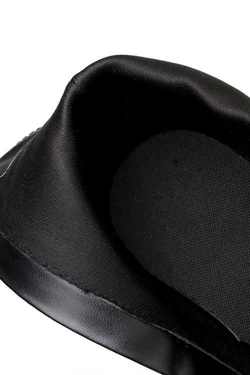 Stiefel mit spitzer Zehenpartie und hohem Absatz