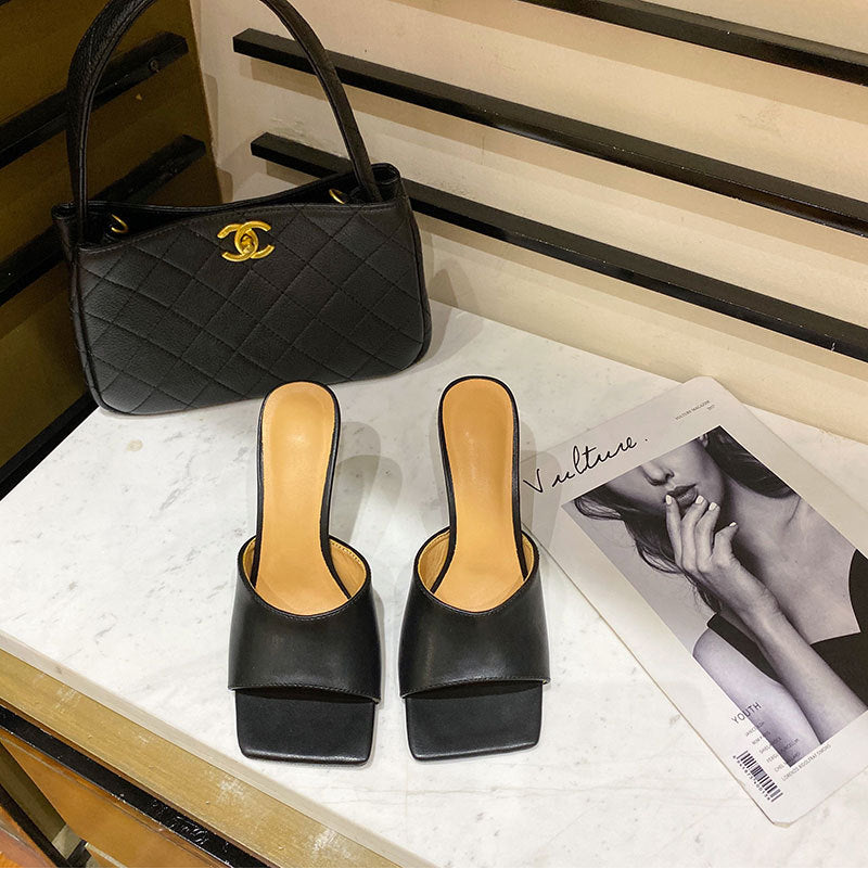 Trendy Basic Pantoletten mit quadratischer Zehenpartie