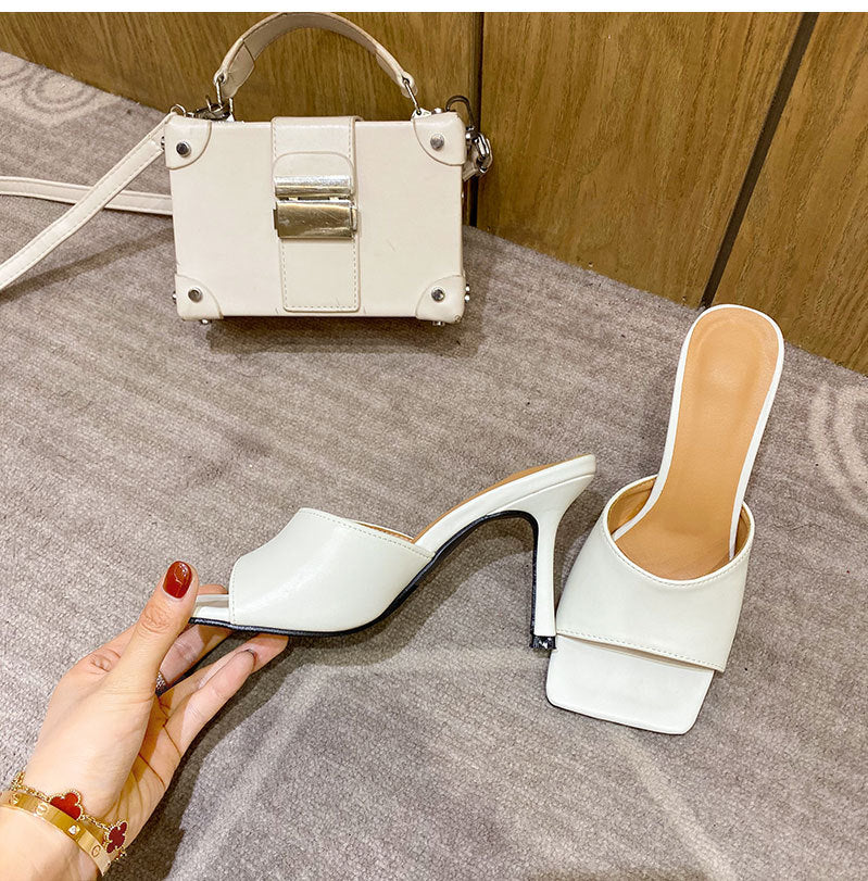 Trendy Basic Pantoletten mit quadratischer Zehenpartie