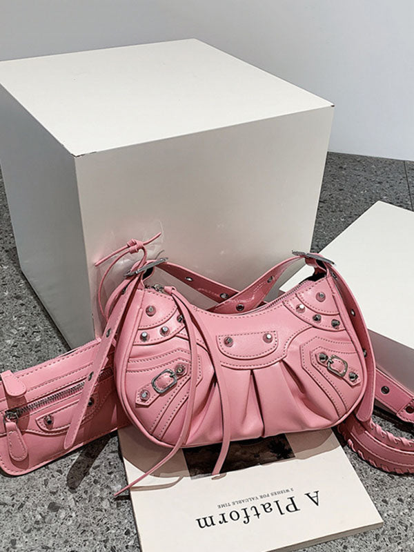 Schultertasche mit Nieten