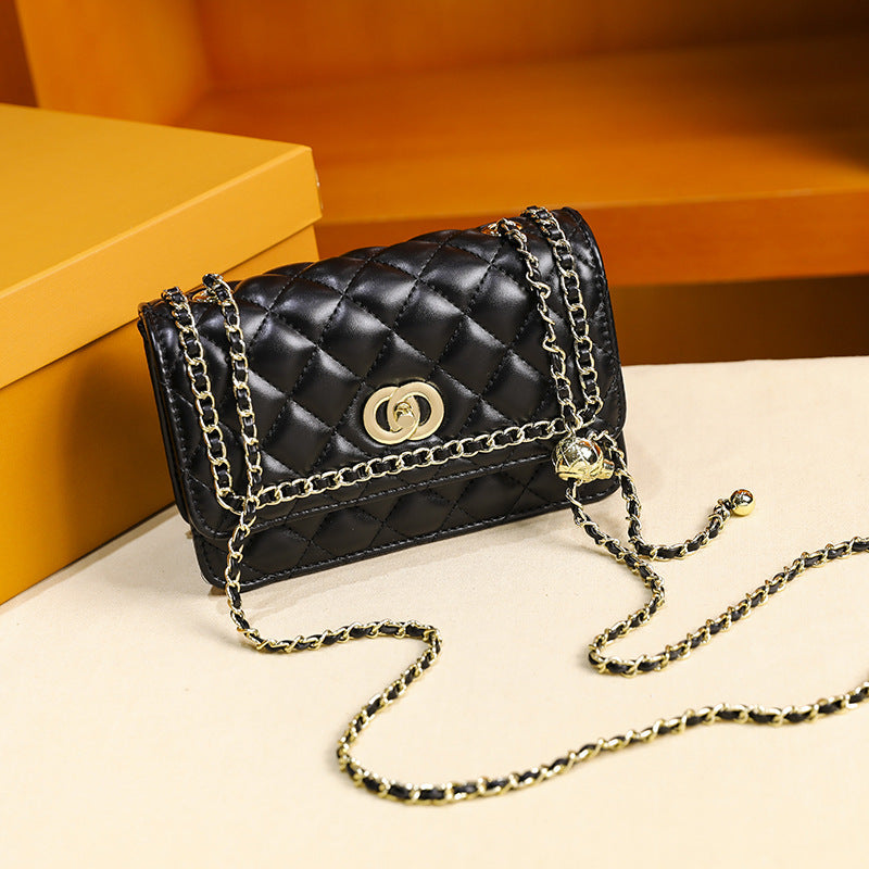 Diamond chain  sheepskin pattern hand-woven shoulder bag