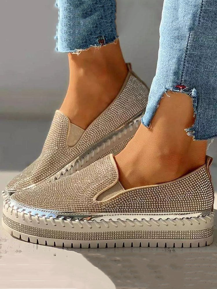 Slipper mit Plateausohle und Strasssteinen
