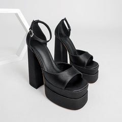 Hohe Hentian-Sandalen