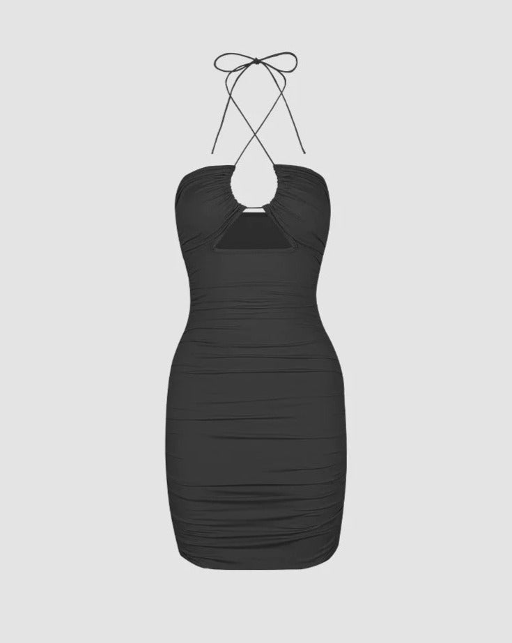 Muschelförmiges, figurbetontes Neckholderkleid mit Rüschen