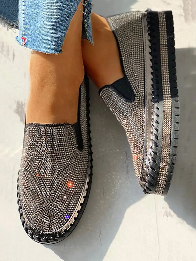 Slipper mit Plateausohle und Strasssteinen