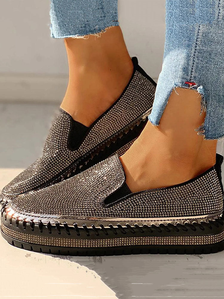 Slipper mit Plateausohle und Strasssteinen